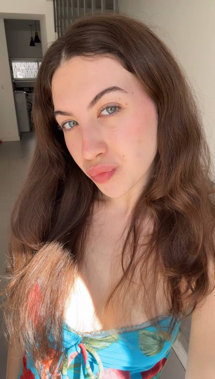 Nude girl Amber in Fortaleza