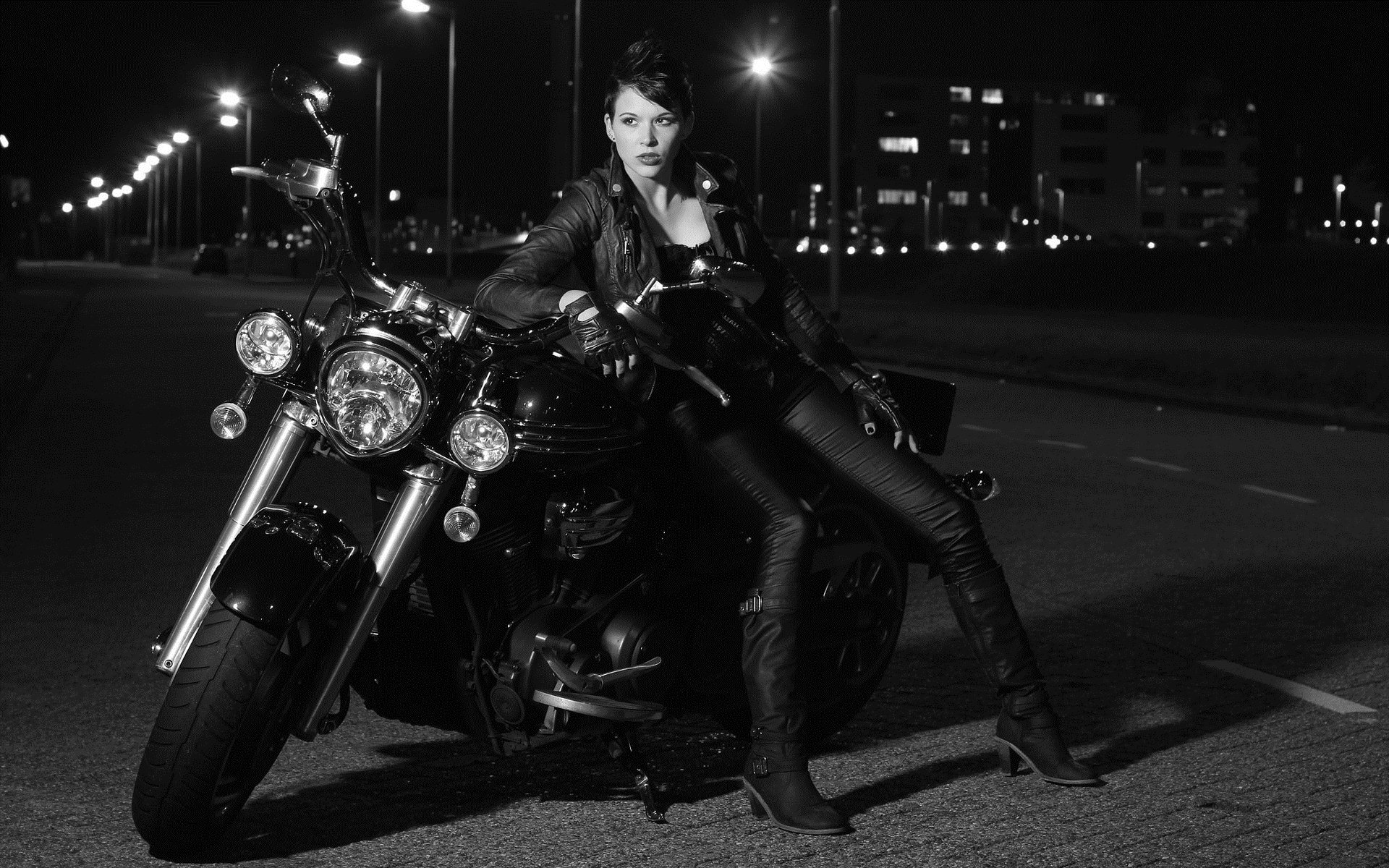 Photo Beautiful girls and motorcycles in Fortaleza