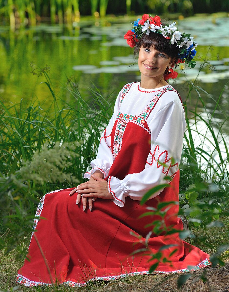 Beautiful girl Girls in Slavic costumes in Fortaleza